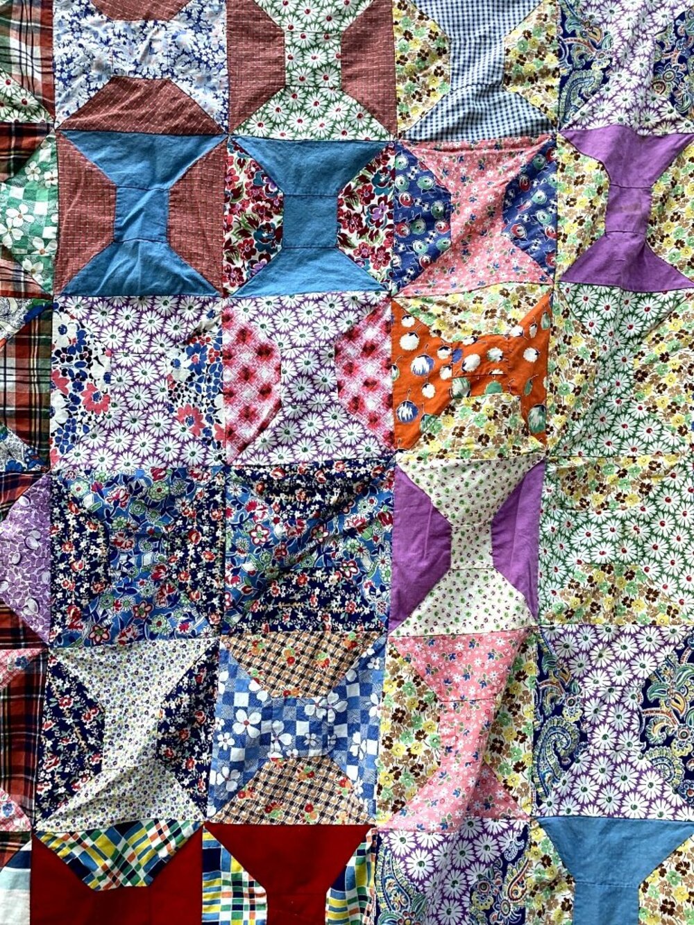 Vintage Handmade Bow Tie Pattern Quilt Top 96x71 Machine Sewn Some Feed Sack - Picture 5 of 10